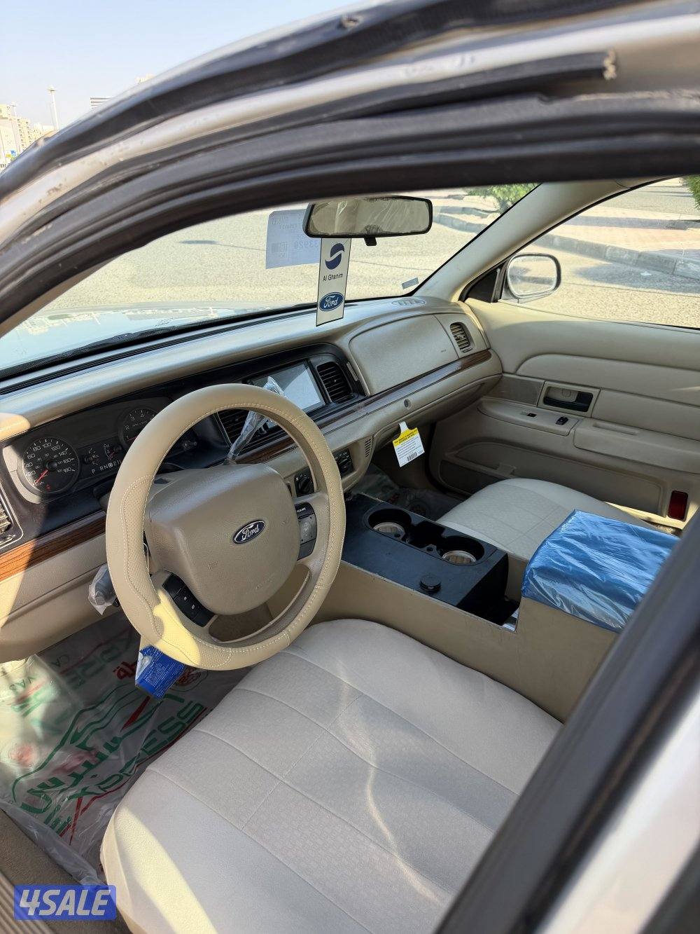 البيع فورد فكتوريا4