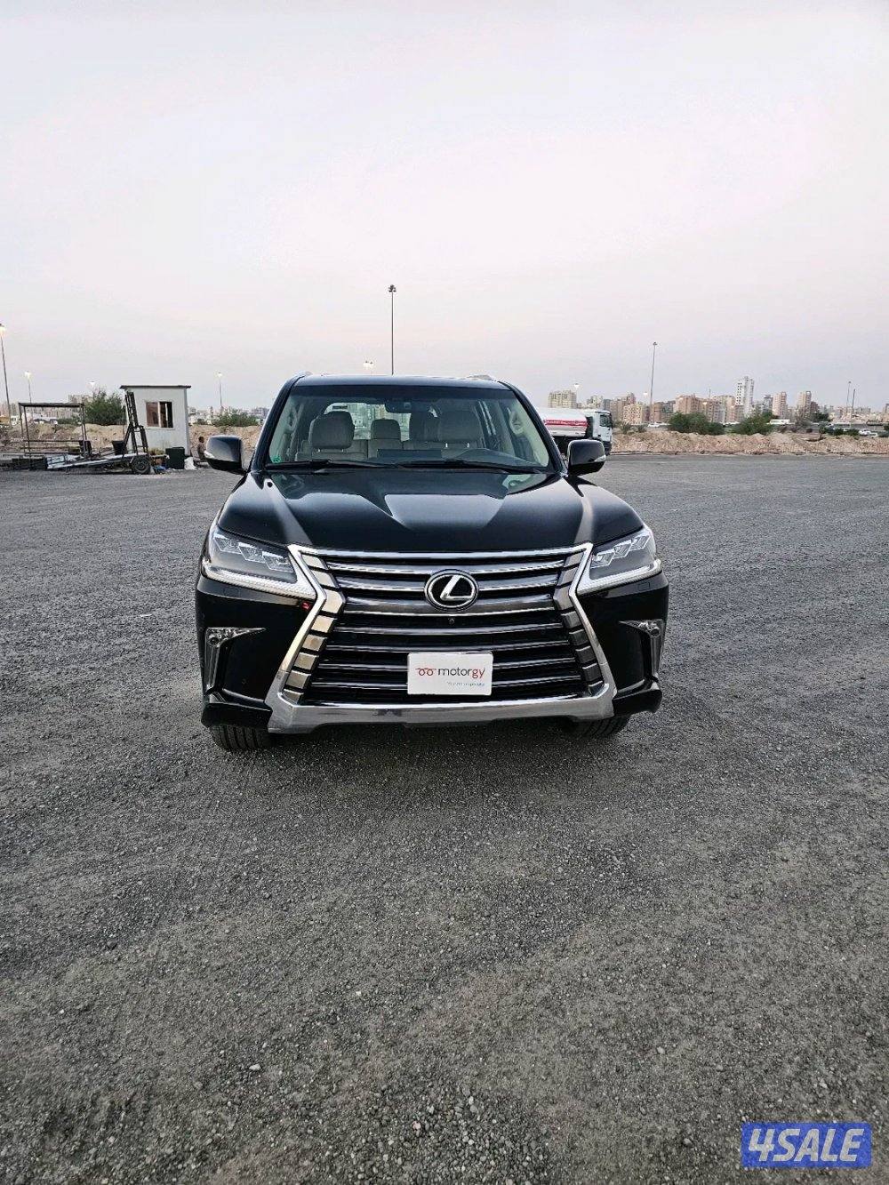 Lexus LX5700