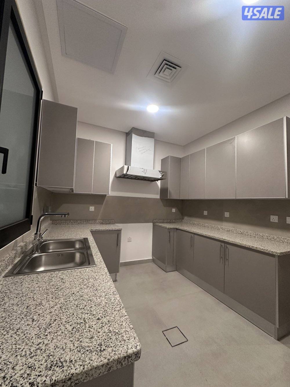 للإيجار بالقادسية للمعاريس، شقة ثلاث غرف كلهم ماستر.3