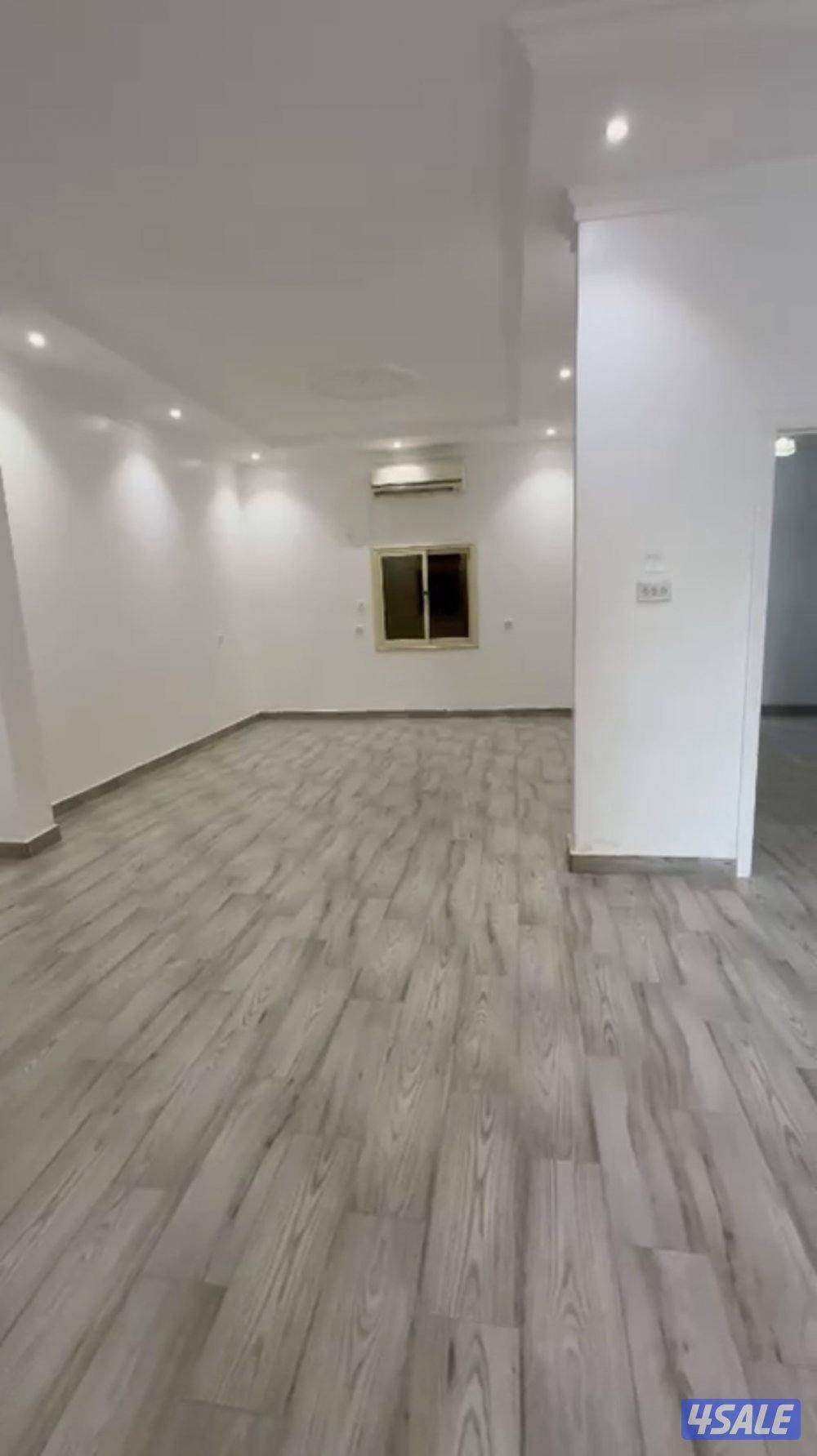 للايجار بيت في القصور ق10