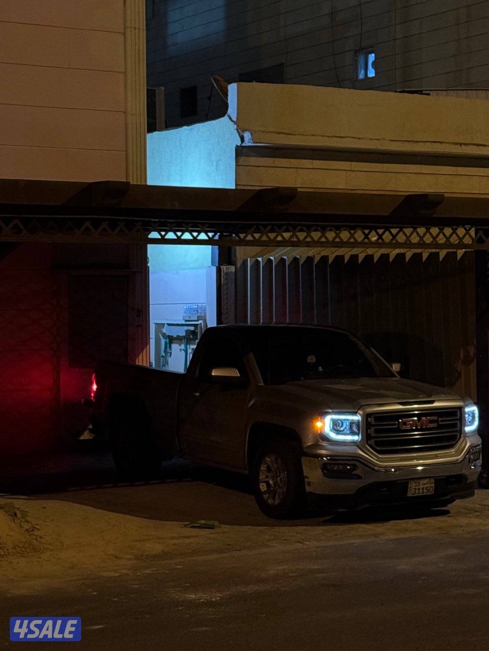 للبيع وانيت سييرا موديل 2017 الممشى 150الف مصبوغ تجميلي شرط قير ومكينة1