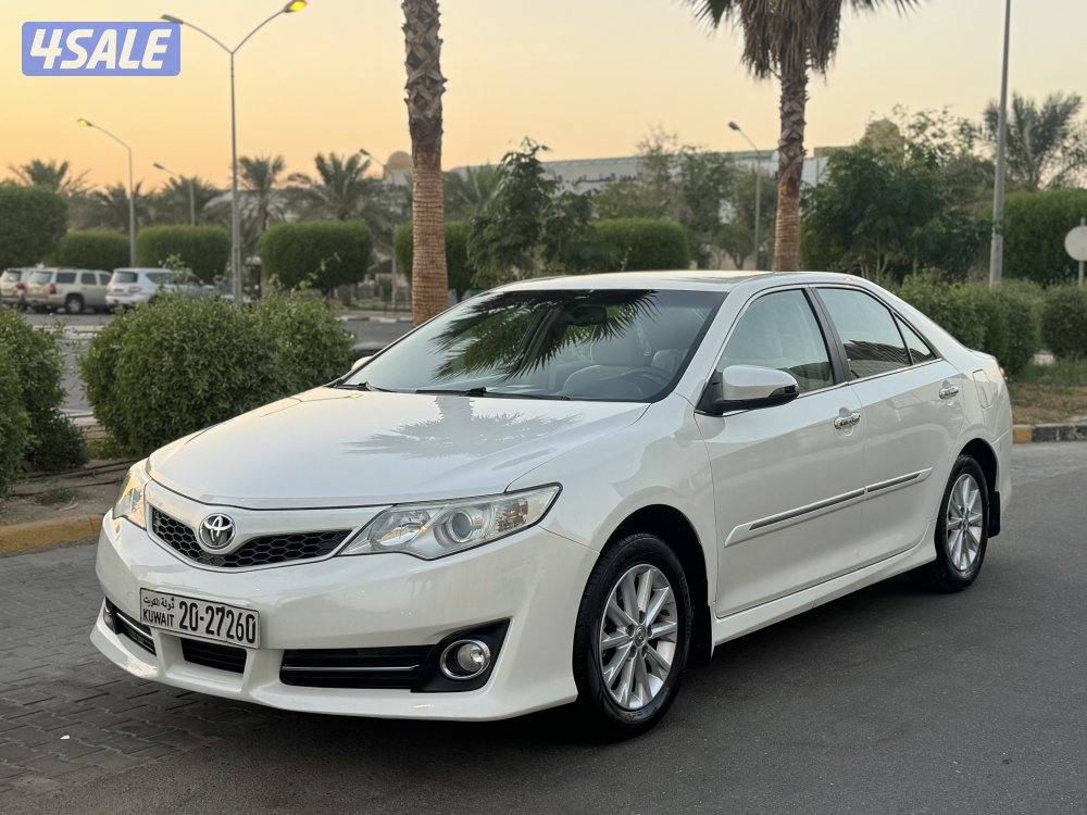 تويوتا كامري GLX موديل 2012 بحاله ممتازه جدا0