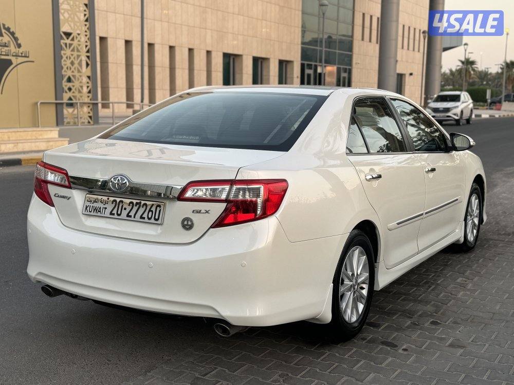 تويوتا كامري GLX موديل 2012 بحاله ممتازه جدا3
