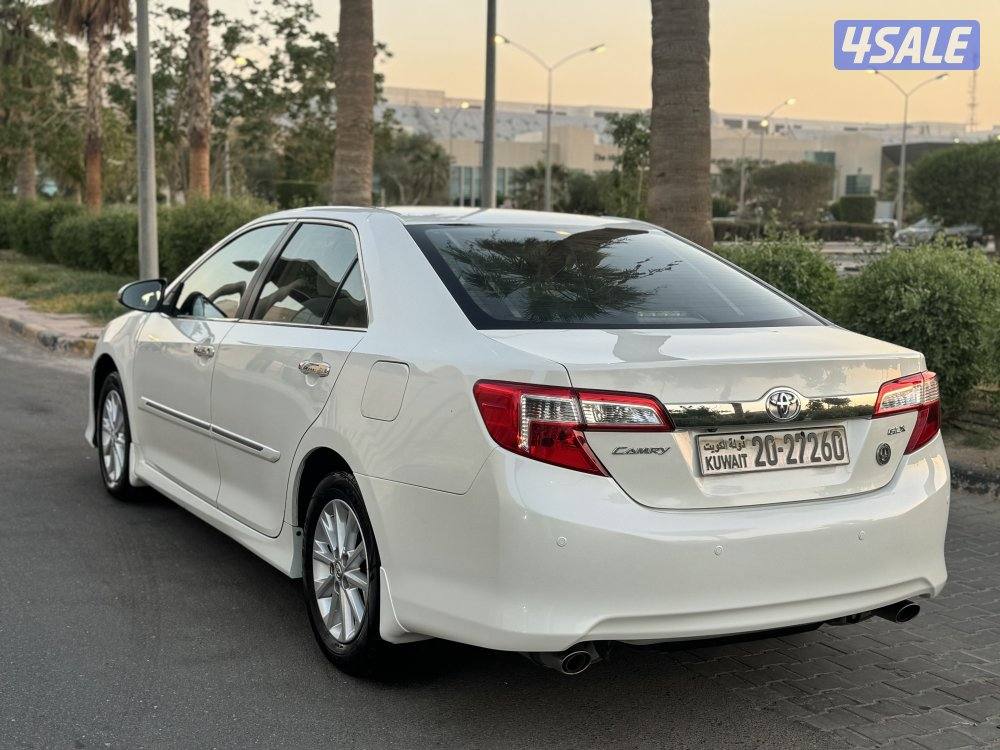 تويوتا كامري GLX موديل 2012 بحاله ممتازه جدا4