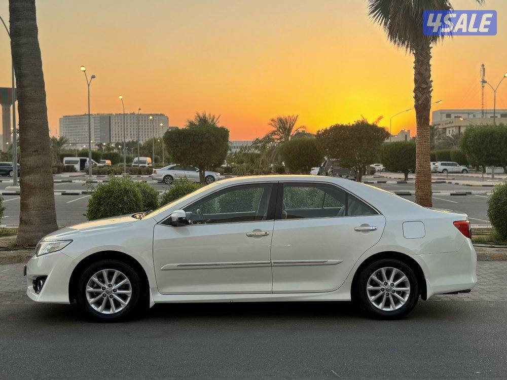 تويوتا كامري GLX موديل 2012 بحاله ممتازه جدا10