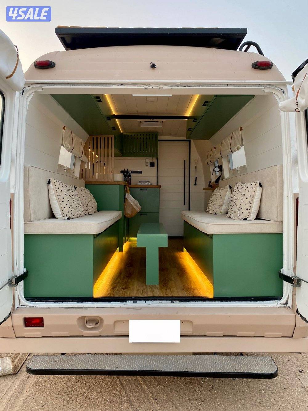 Custom Made Van- كرفان نادر0