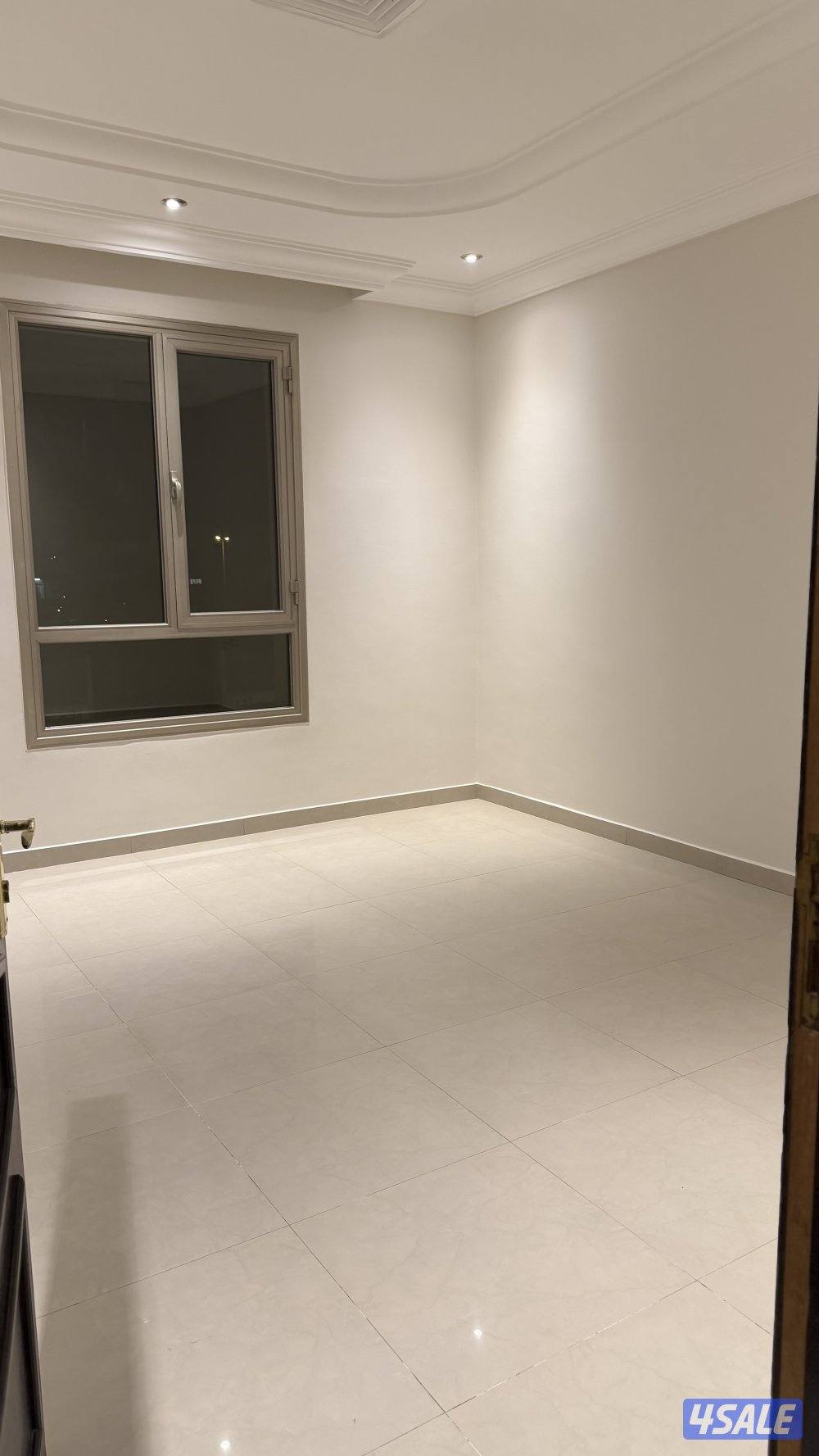 للايجار شقة في عبدالله المبارك الدور الأول3