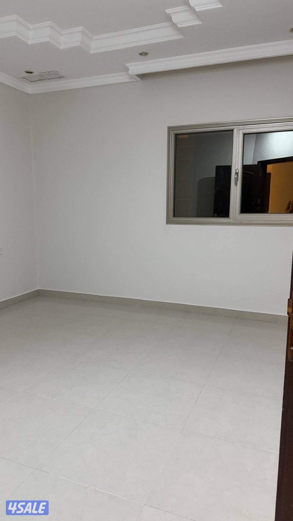 للايجار شقة في عبدالله المبارك الدور الأول4