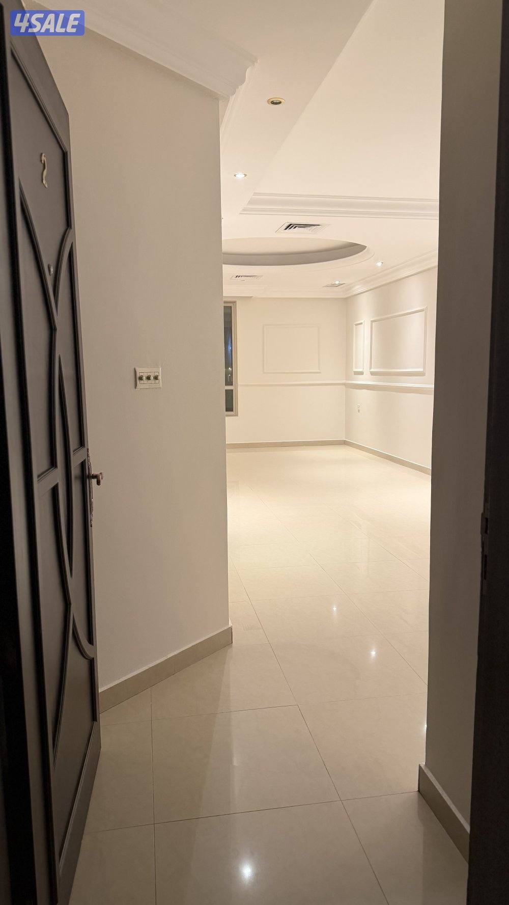 للايجار شقة في عبدالله المبارك الدور الأول10