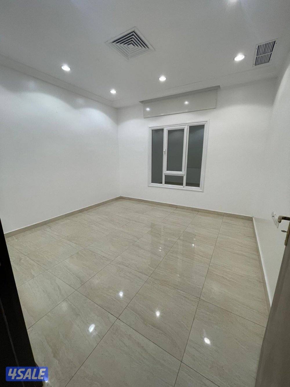 للإيجار شقة في جابر الأحمد4