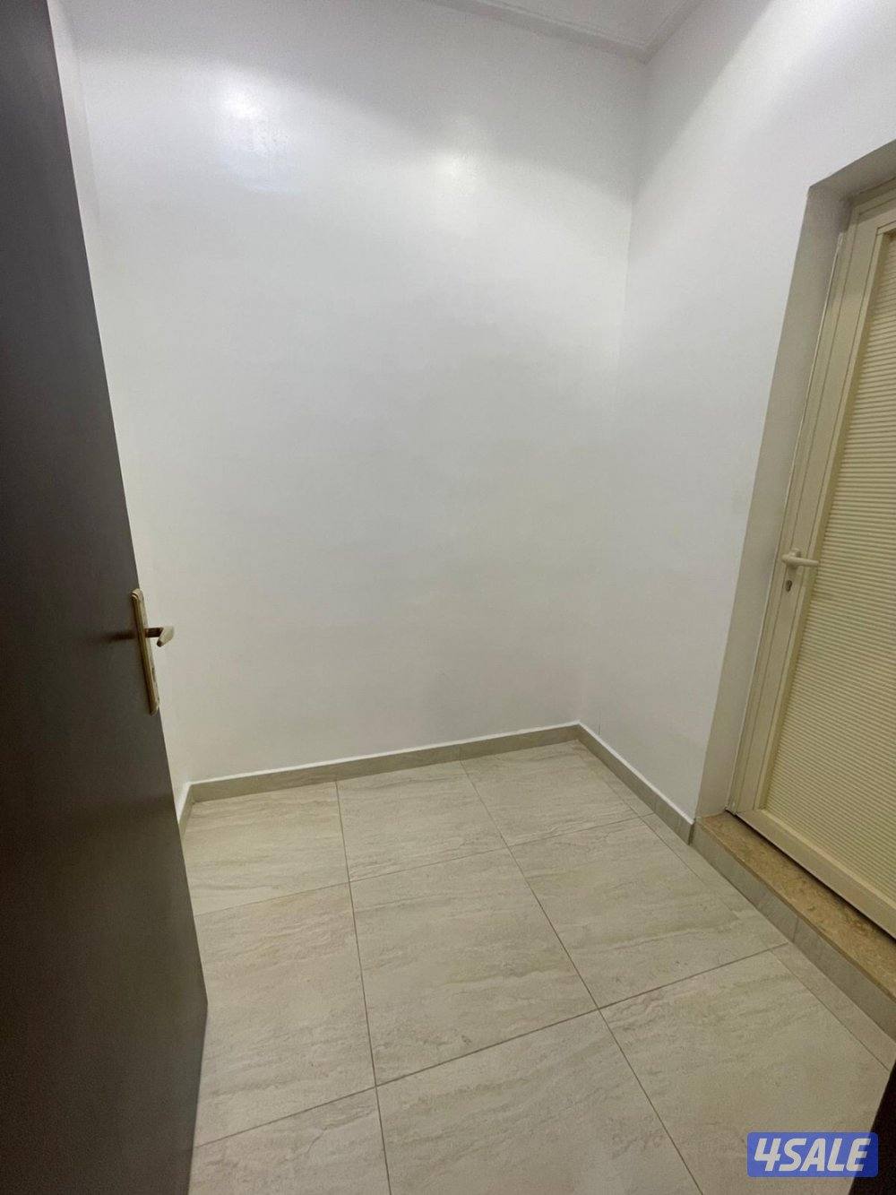 للإيجار شقة في جابر الأحمد8
