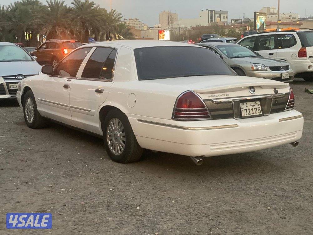 للبيع فورد ( جراند ماركيز ) وممكن مع البدل6