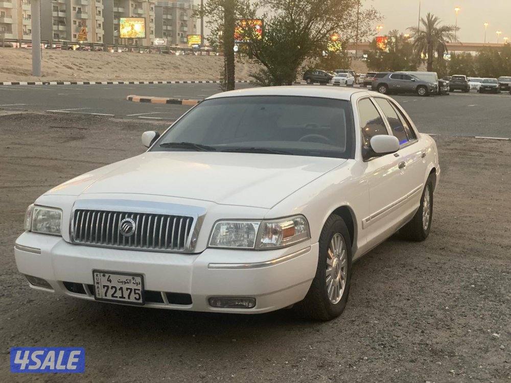 للبيع فورد ( جراند ماركيز ) وممكن مع البدل8