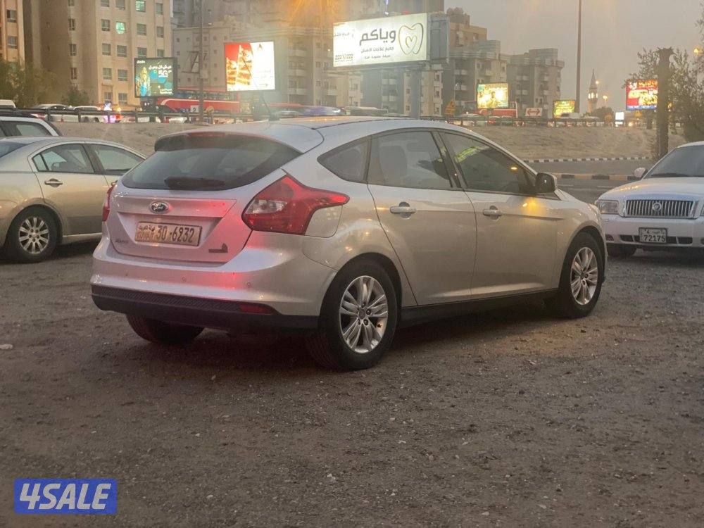 للبيع فورد فوكس / وممكن مع البدل5