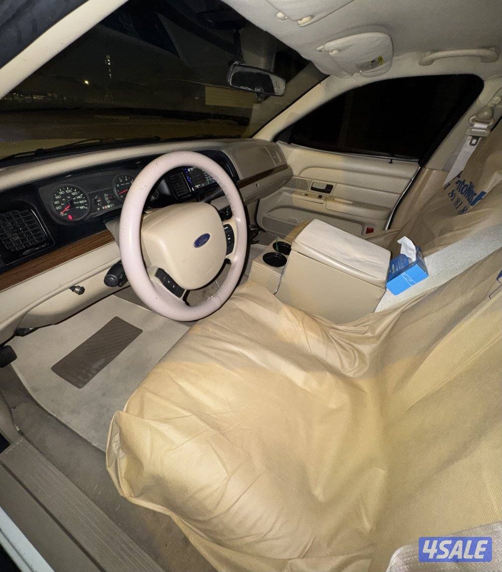 فورد كراون فكتوريا بحالة ممتازة4