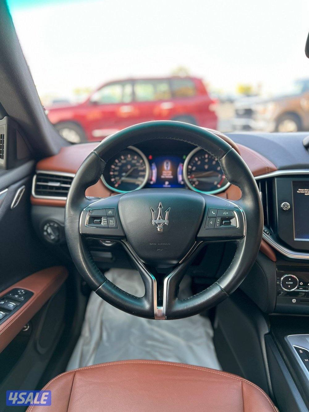 مازيراتي جيبلي 2016 ماشي 77 الف بحالة الوكاله صبغ الوكاله شرط الفحص10