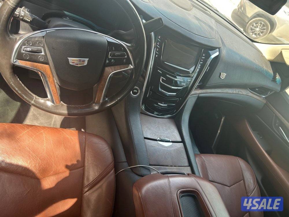 للبيع اسكاليد 2015 الممشى217 السياره الفحص موجود قير ماكينه و شاصي5