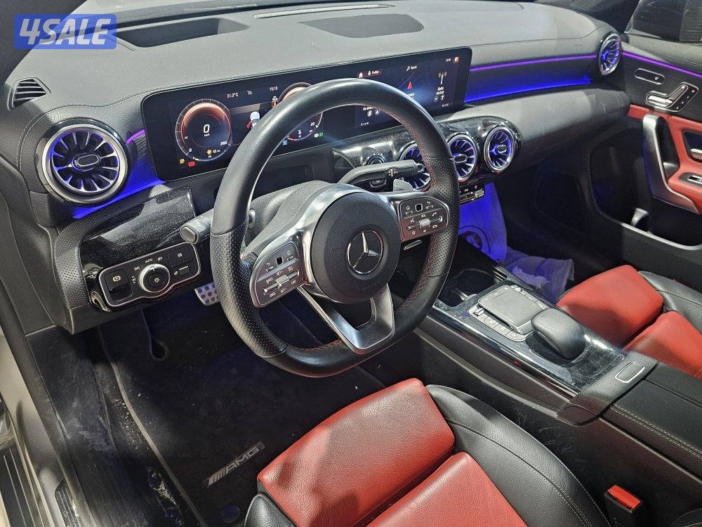 Mercedes-Benz CLA 200 Premium3