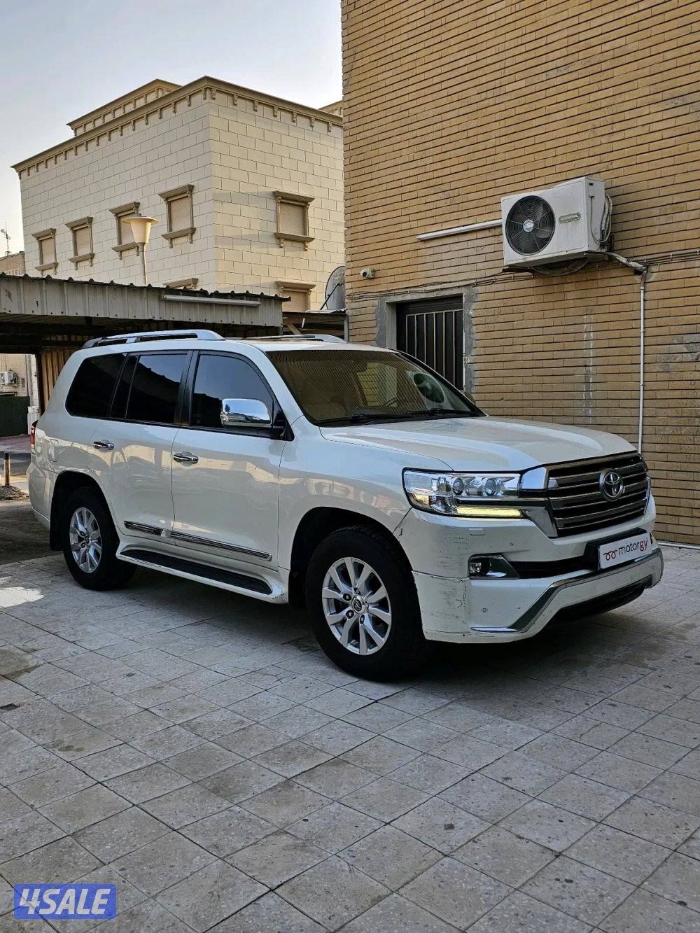 Toyota Land-Cruiser GXR 20170
