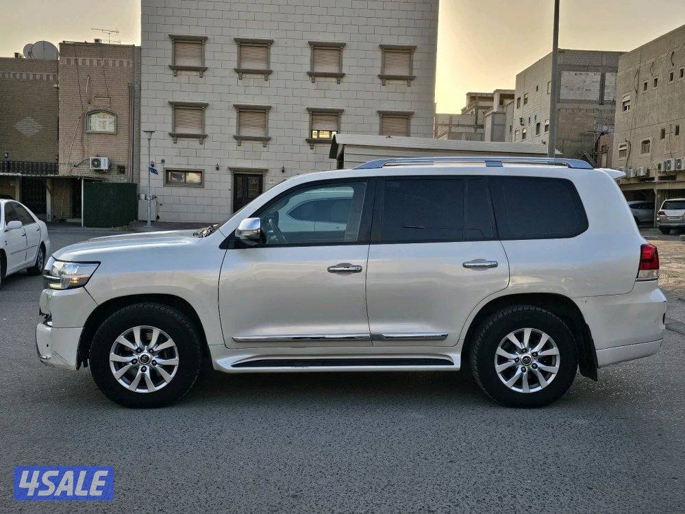 Toyota Land-Cruiser GXR 20174