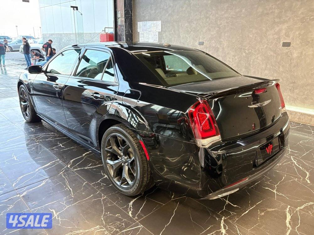 كرايزلر 300 S V65