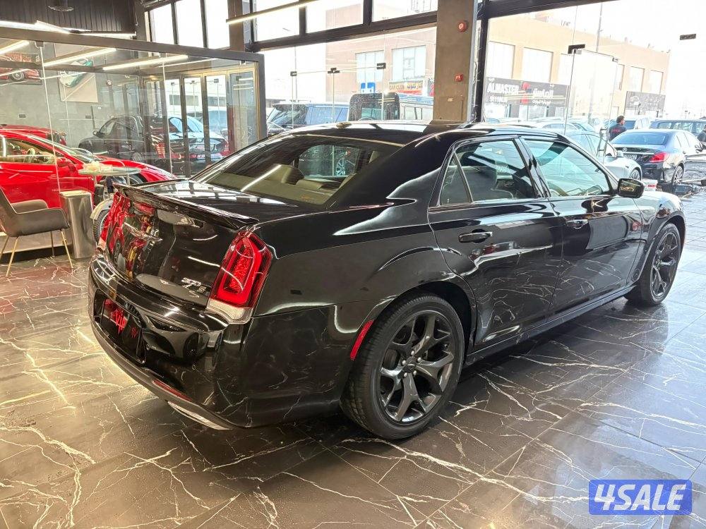 كرايزلر 300 S V68