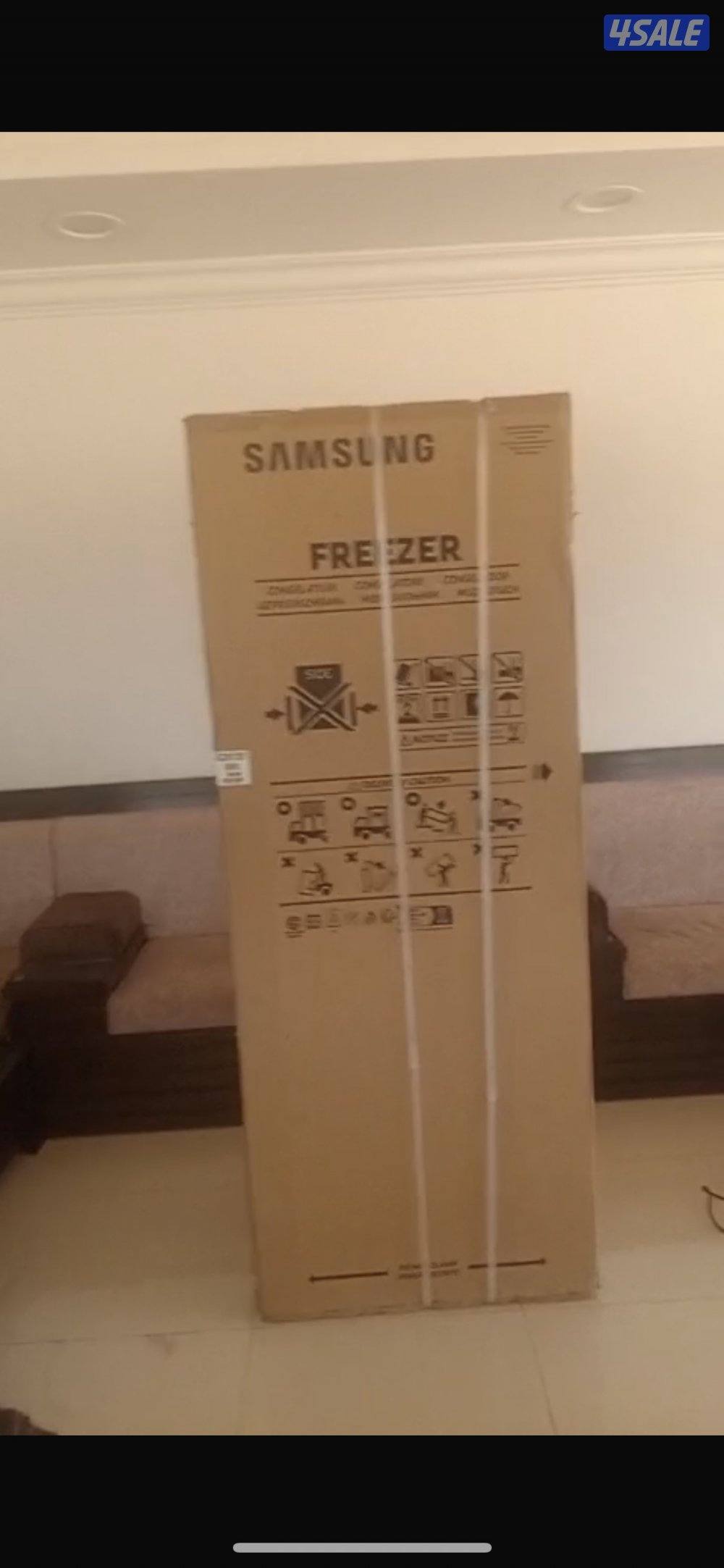 فريزر ساموسنج عامودي بالكرتون1