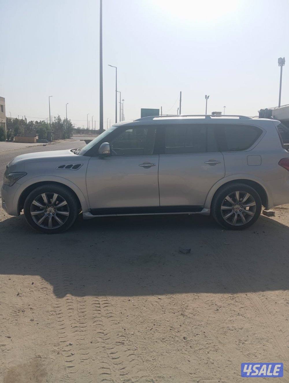 سياره انفينتي جيب qx56 للبيع1
