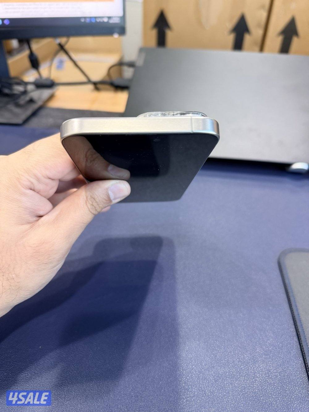 iPhone 15 pro max Natural Titanium 512GB. Battery health 91%. Clean2