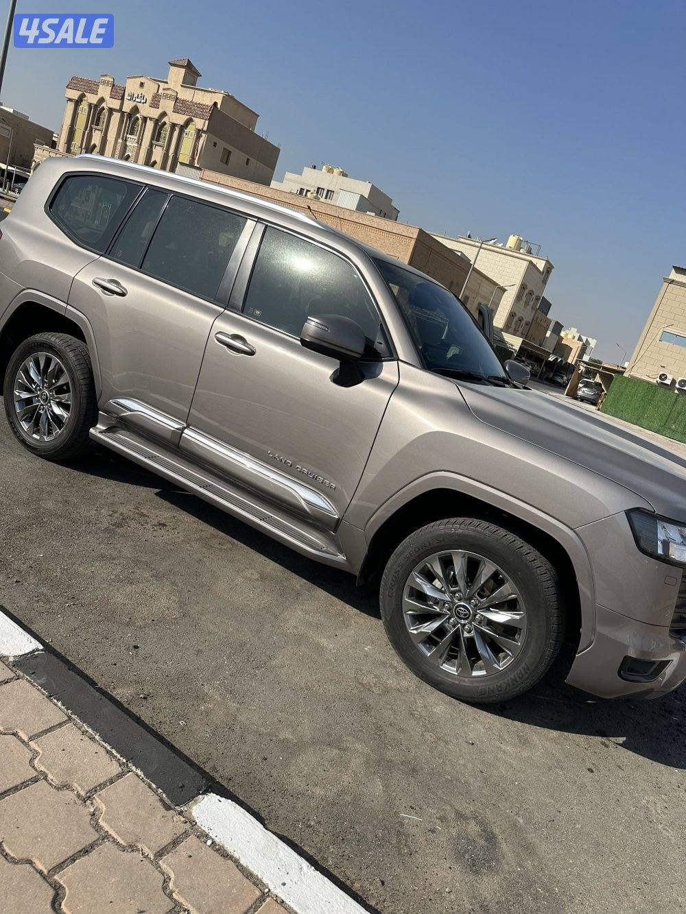 لاندكروز ٢٠٢٢(بدون تيربو) مجدد٢٠٢٤ -تأمين سنتين- حماية فوكس بالكامل2