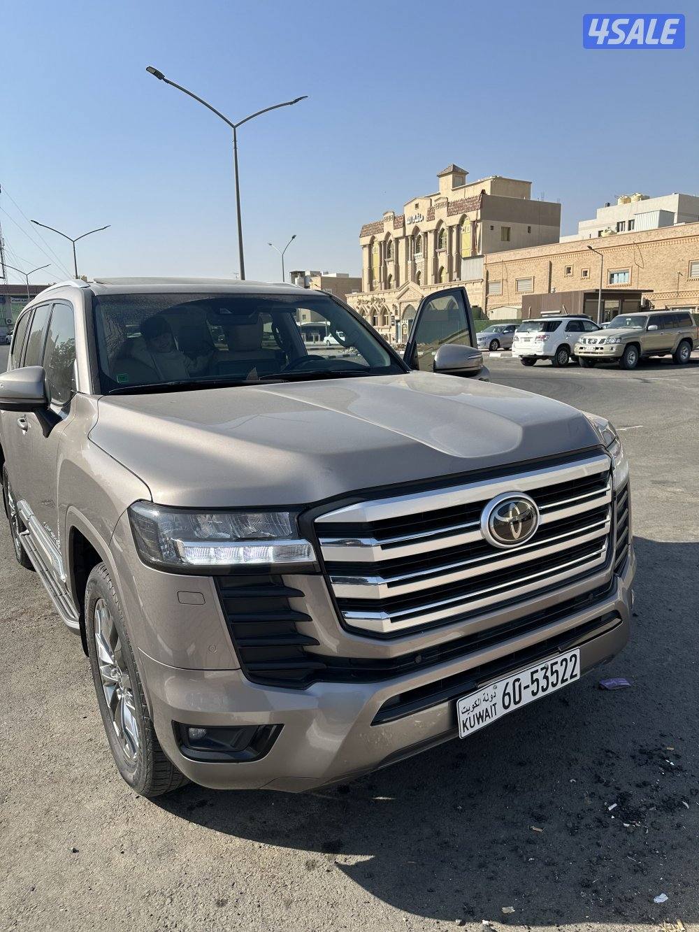 لاندكروز ٢٠٢٢(بدون تيربو) مجدد٢٠٢٤ -تأمين سنتين- حماية فوكس بالكامل0