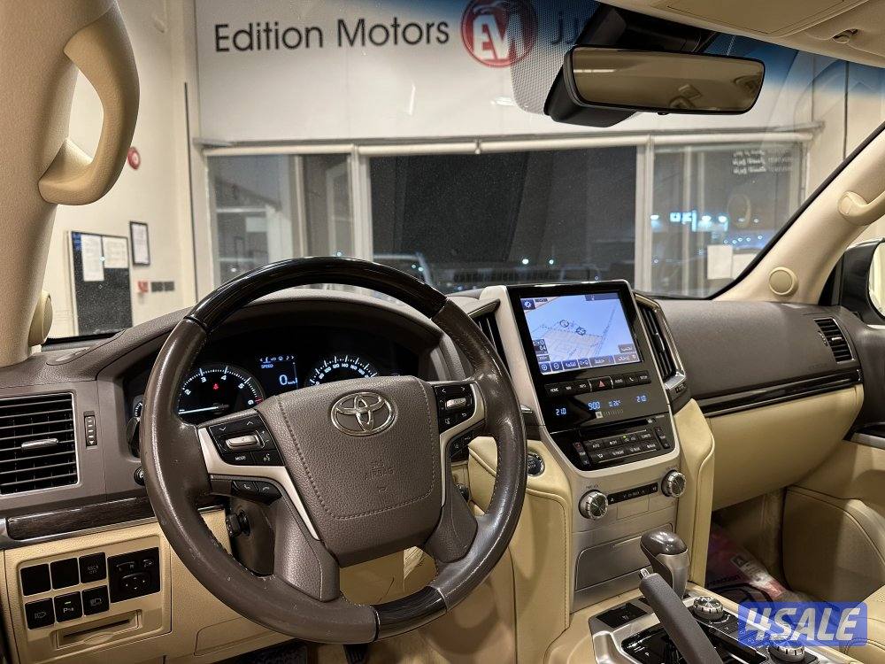 لاندكروزر VXS8