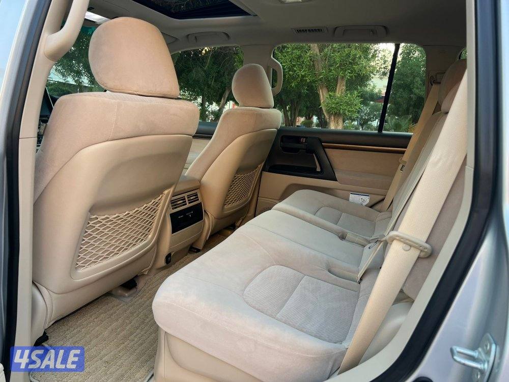 لاندكروزر موديل 2020 6 سلندر ماشي 119 فقط5