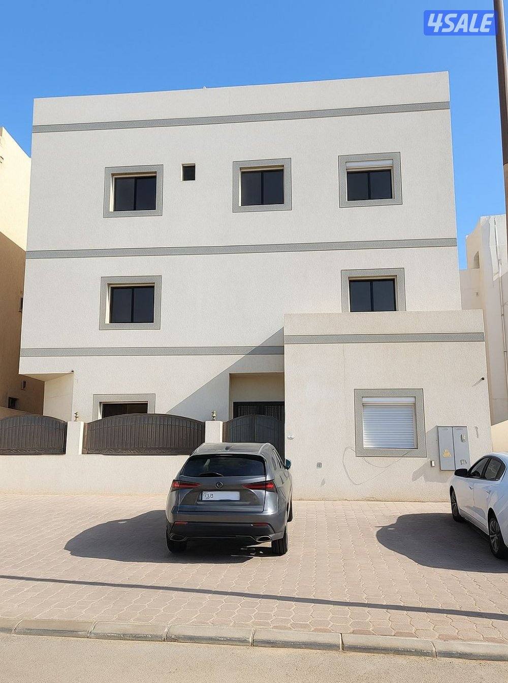 للبيع فيلا في مدينة جابر الأحمد0