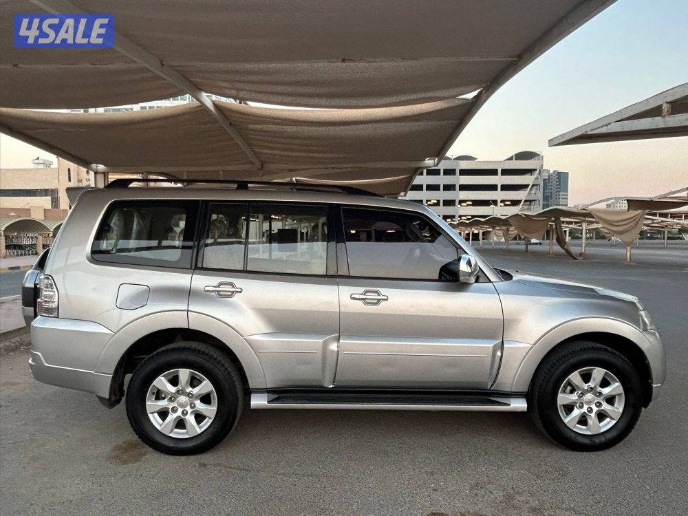 باجيرو فئة GLS الفل / موديل 2019 / شرط الفحص / صبغ الوكالة4