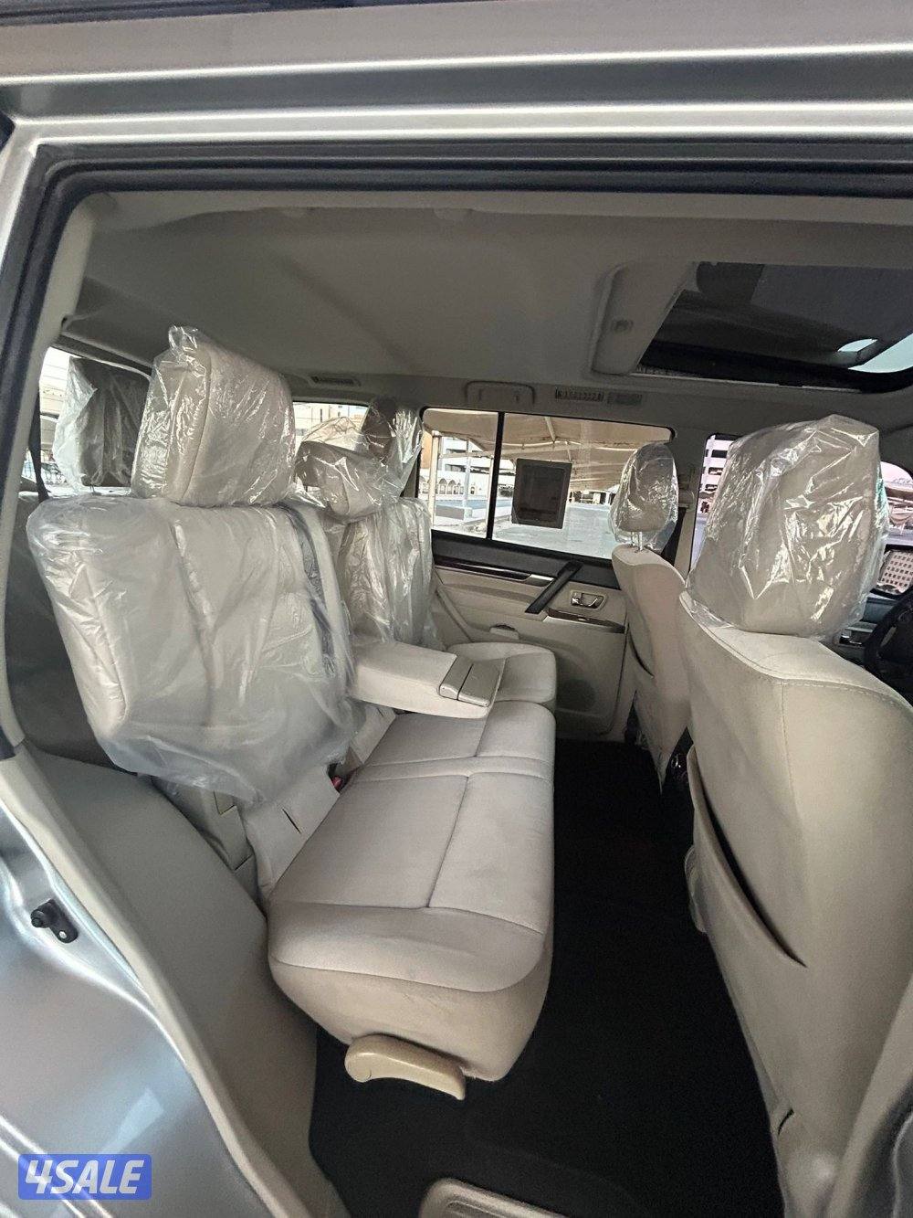 باجيرو فئة GLS الفل / موديل 2019 / شرط الفحص / صبغ الوكالة10