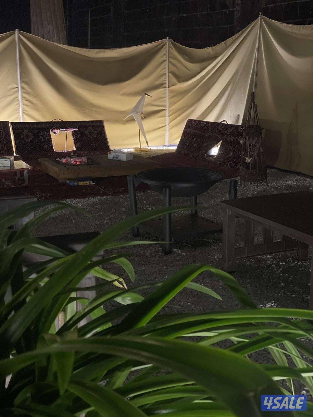 صالة + غرفتين ماستر + ١- قعد خارجيه+ ٢-(قعده خارجيه كشته)0