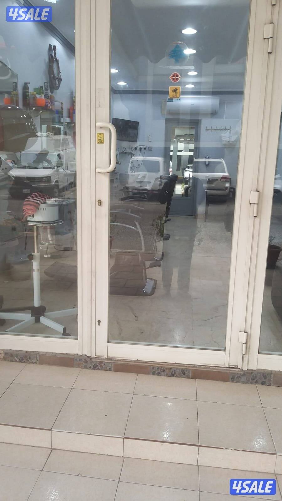 وظيفة حلاق او شريك في محل حلاقة1