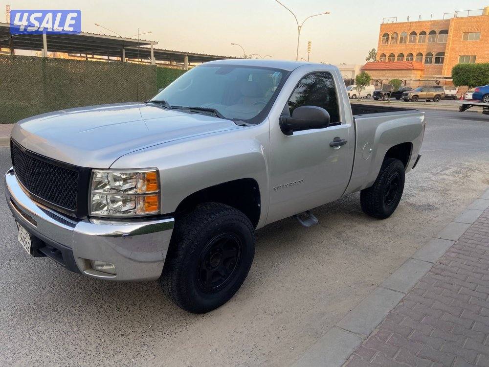 منطقه السره ق1موديل 2012 الغانم نوع LT عداد 229.000  km نظيف4