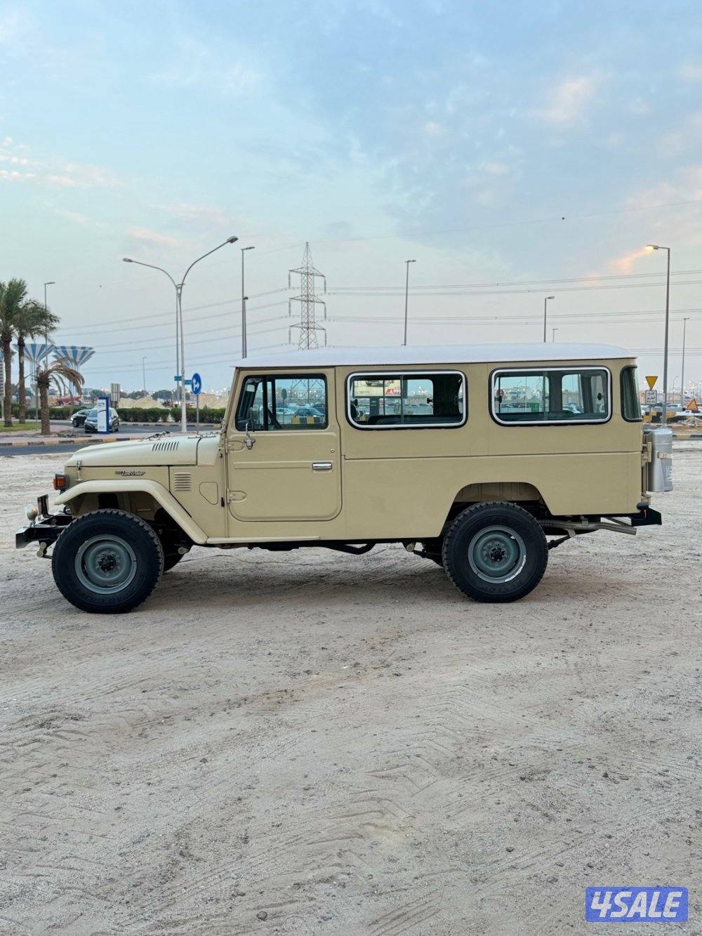 للبيع جيب تويوتا لاندكروزر أف جي ٤٥ موديل ١٩٨٣1