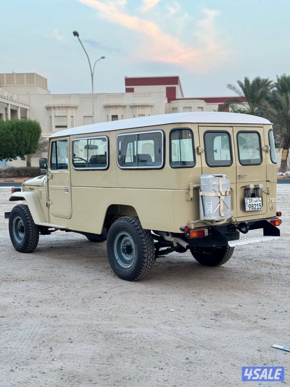 للبيع جيب تويوتا لاندكروزر أف جي ٤٥ موديل ١٩٨٣2
