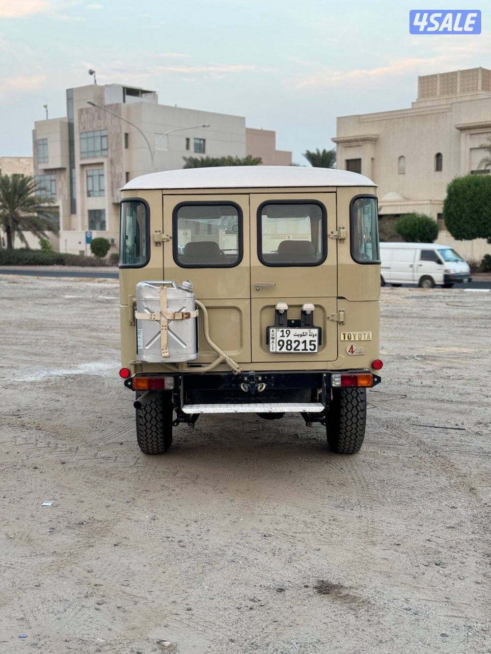 للبيع جيب تويوتا لاندكروزر أف جي ٤٥ موديل ١٩٨٣3