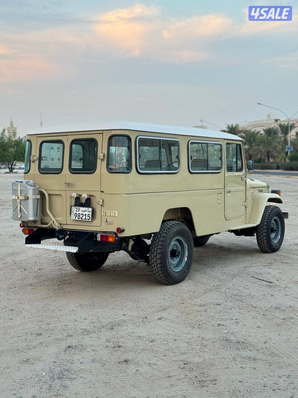 للبيع جيب تويوتا لاندكروزر أف جي ٤٥ موديل ١٩٨٣4