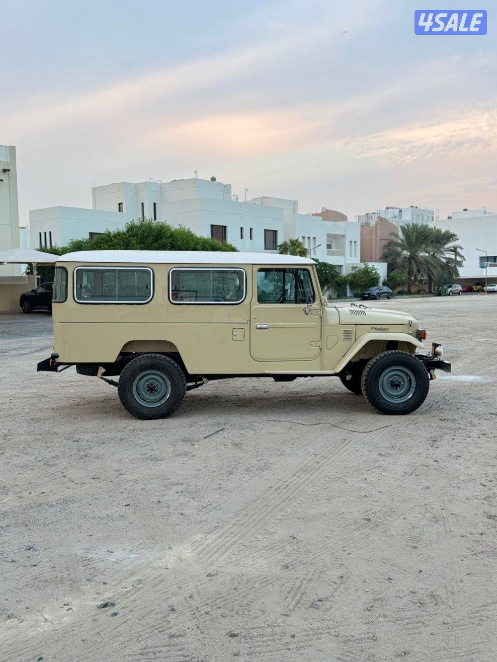 للبيع جيب تويوتا لاندكروزر أف جي ٤٥ موديل ١٩٨٣5