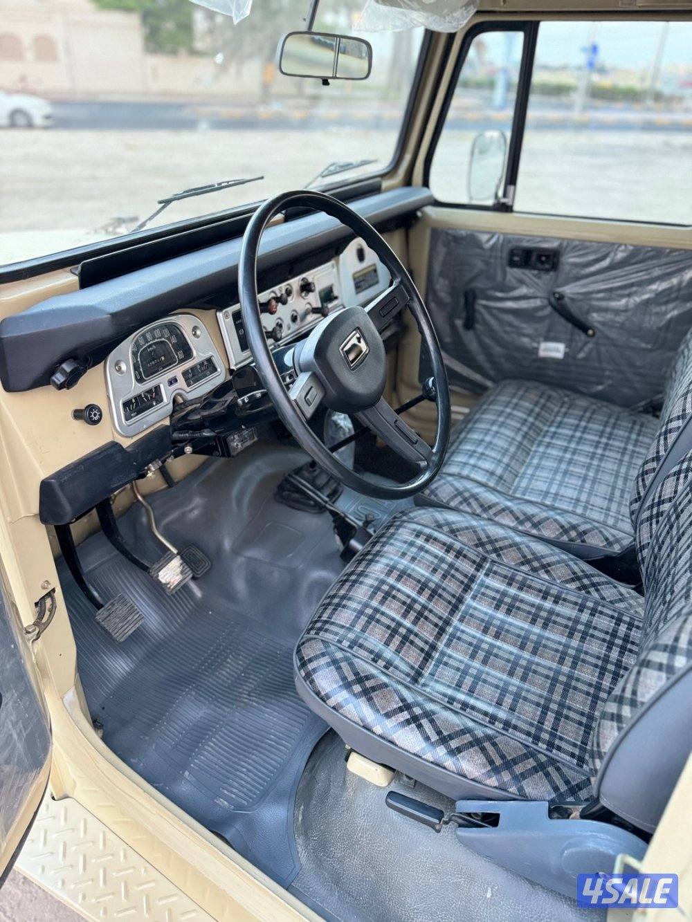 للبيع جيب تويوتا لاندكروزر أف جي ٤٥ موديل ١٩٨٣8