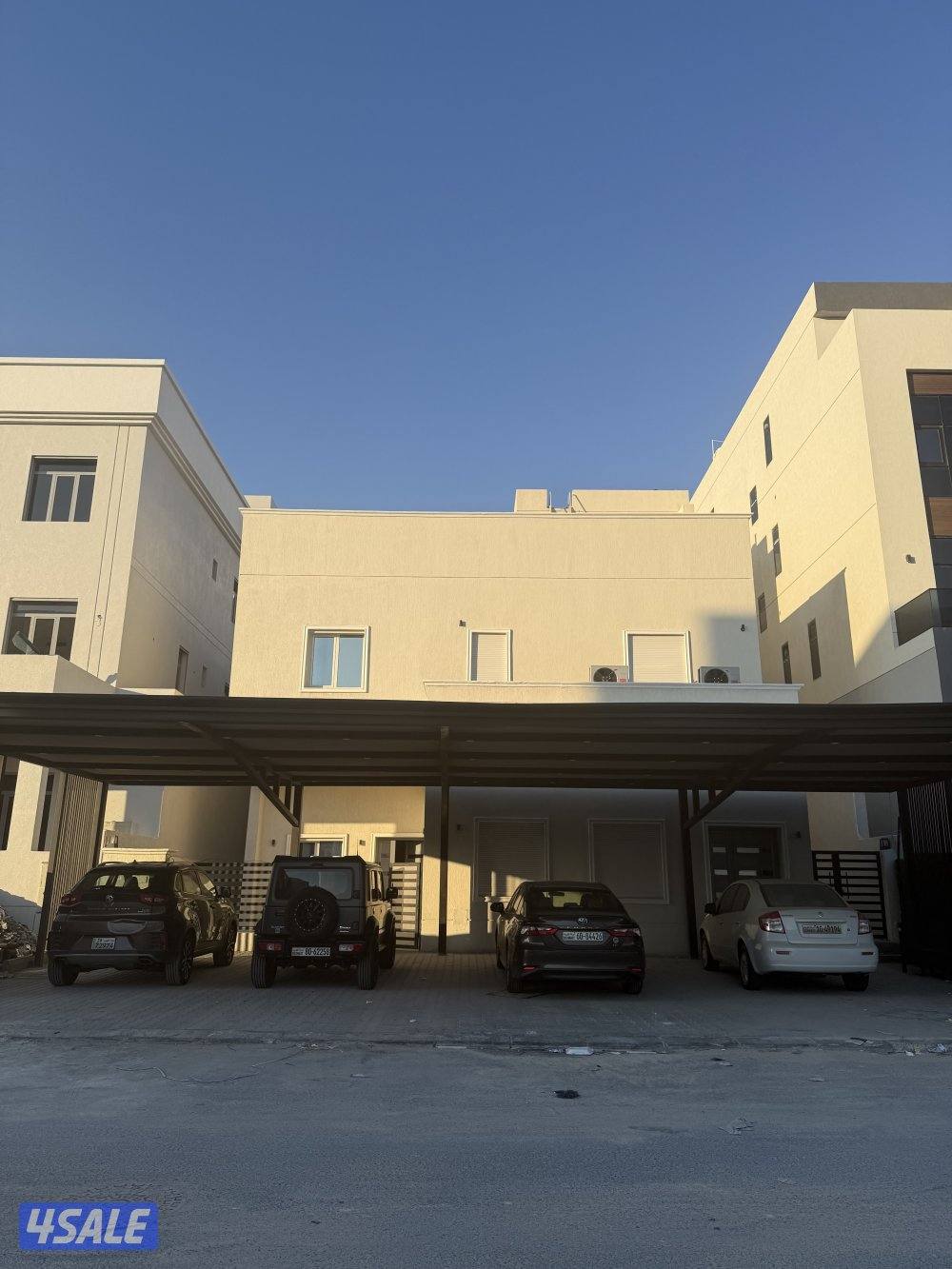 قسيمه بالمطلاع السكنيه N9 سد حرف T دورين وربع سكن المالك يمنع الوسطاء0