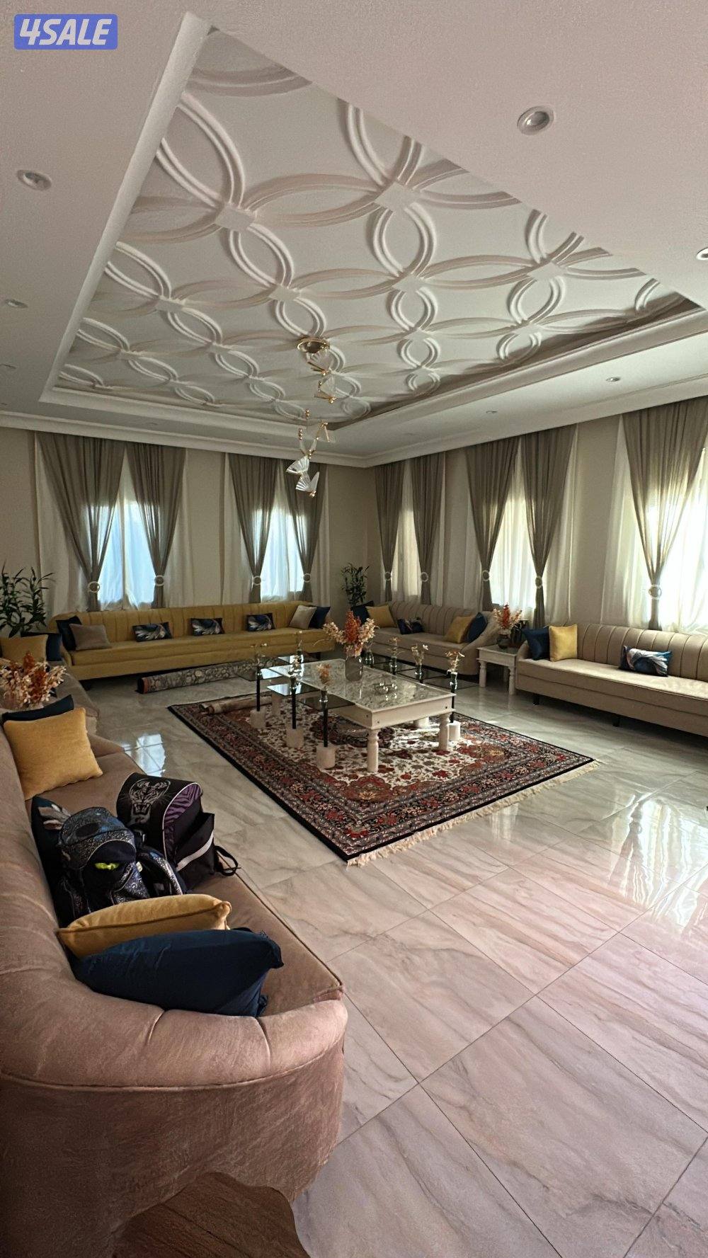 للبيع فيلا في صباح الأحمد0