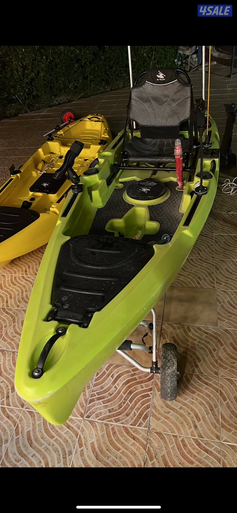 للبيع كاياك مع مكينته2