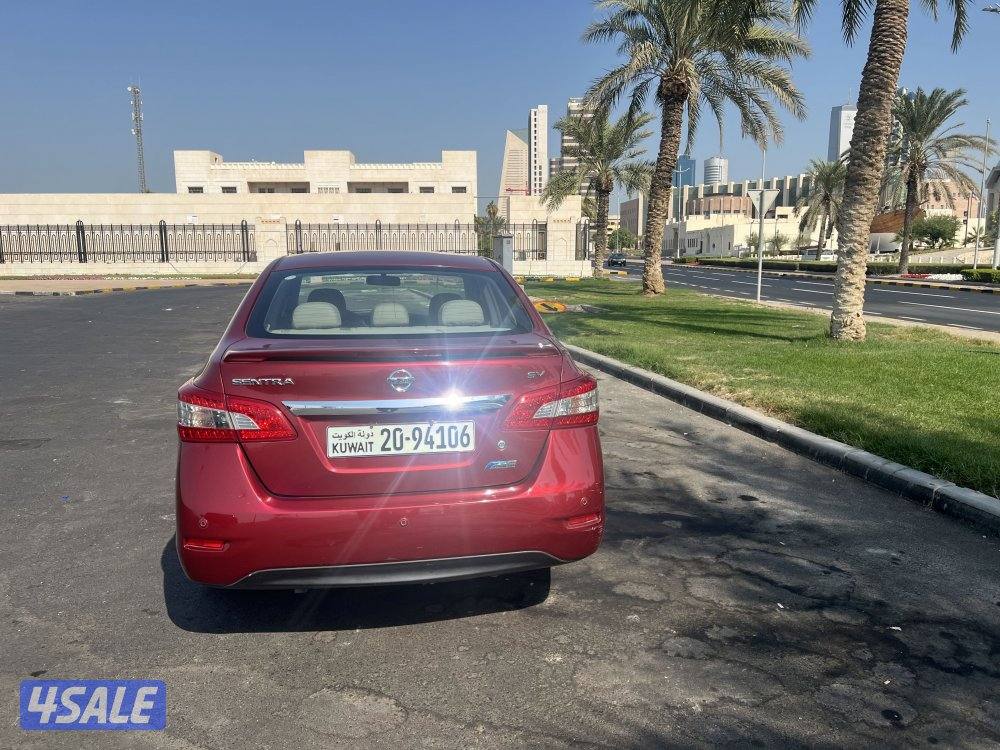 للبيع نيسان سينترا 2013 بحالة جيدة ماشي 162 الف كيلو0