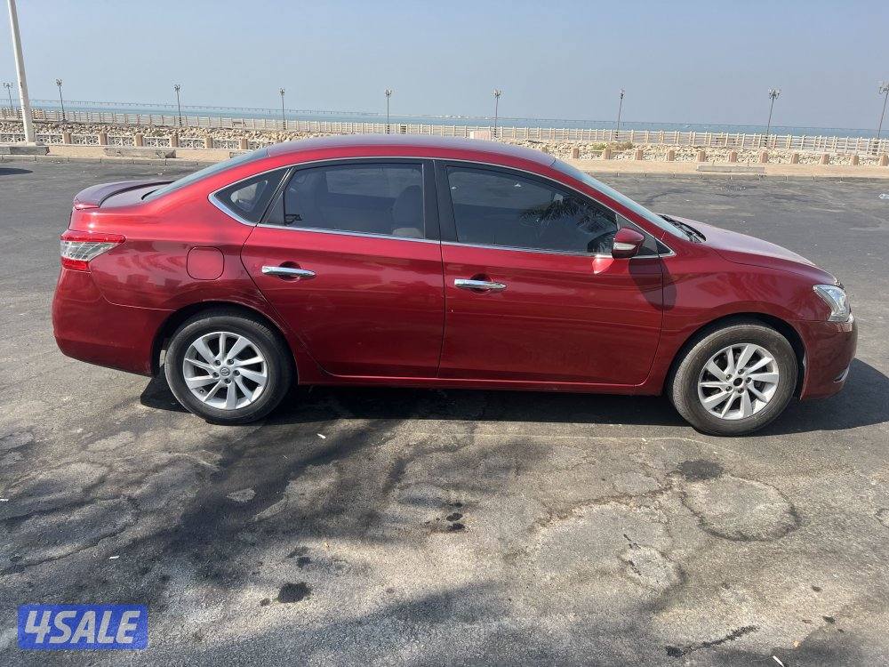 للبيع نيسان سينترا 2013 بحالة جيدة ماشي 162 الف كيلو1